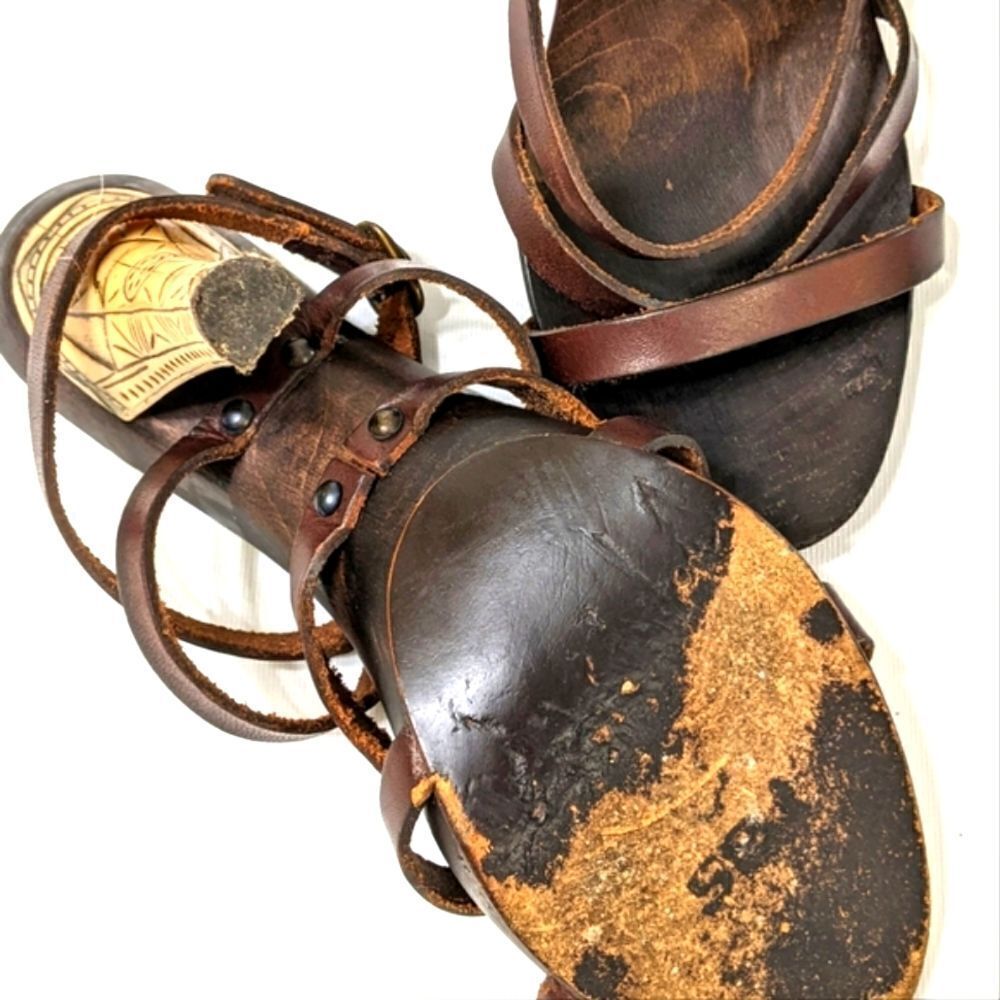 Stephane de Raucourt Strappy Wooden Heels - Picture 7 of 9